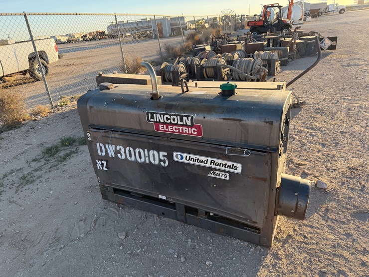 lincoln-class-300d-welder-image-4