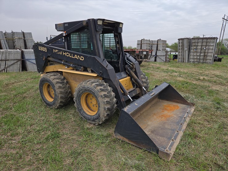 new-holland-lx985-image-3