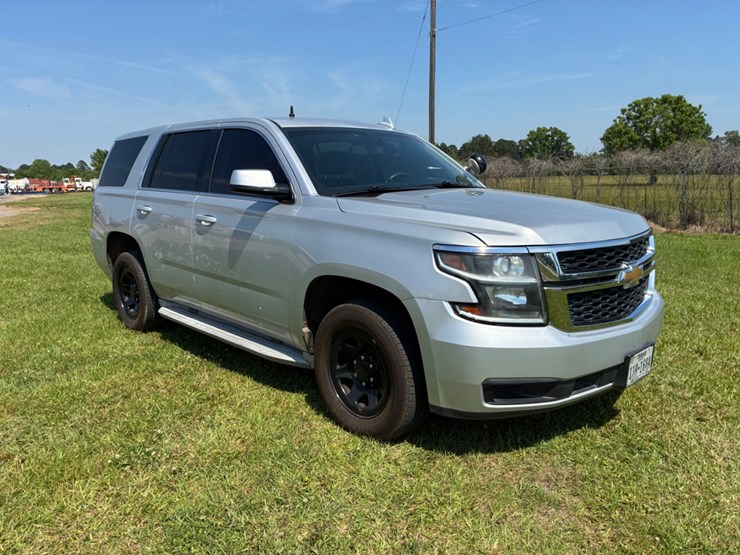 2015-chevrolet-tahoe-image-8