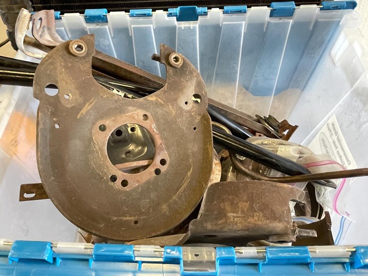 #5403-•-lot-of-classic-car-parts-(las-cruces,-nm)-image-14