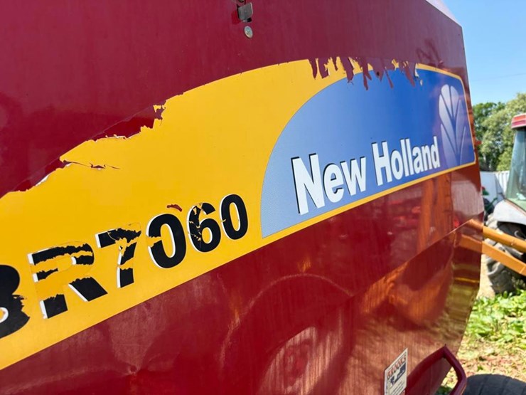 new-holland-br7060-image-6