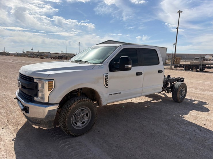2018-ford-f350-image-1