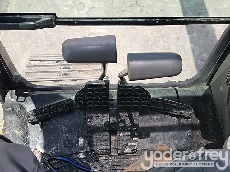 deere-130g-image-44