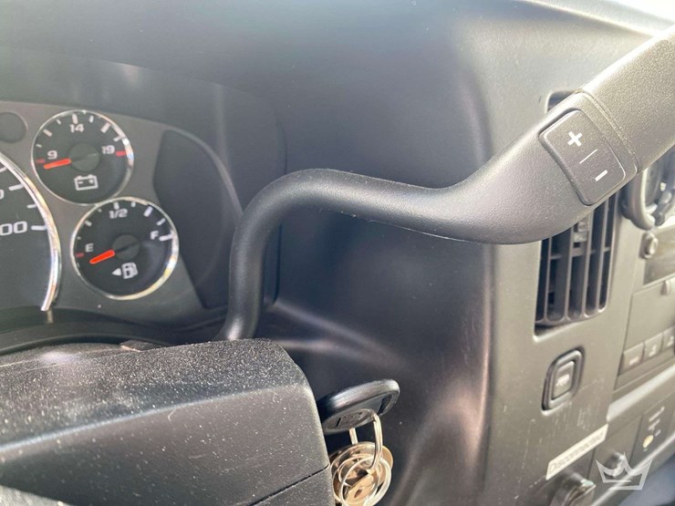 2011-chevrolet-express-2500-image-54