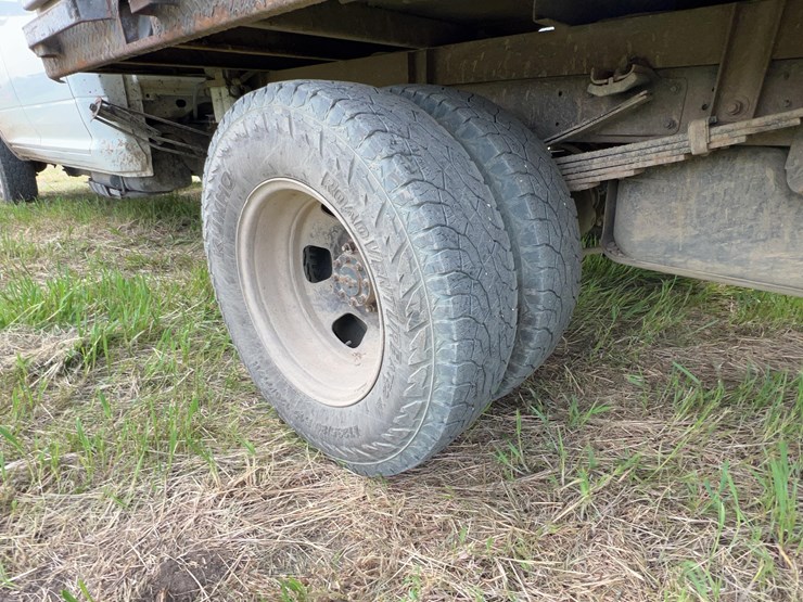2017-dodge-3500-image-29
