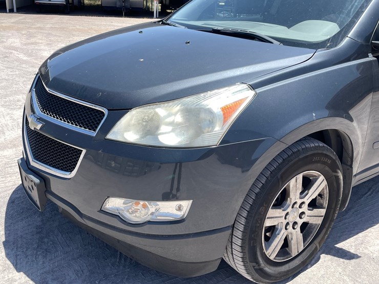 2011-chevrolet-traverse-image-19