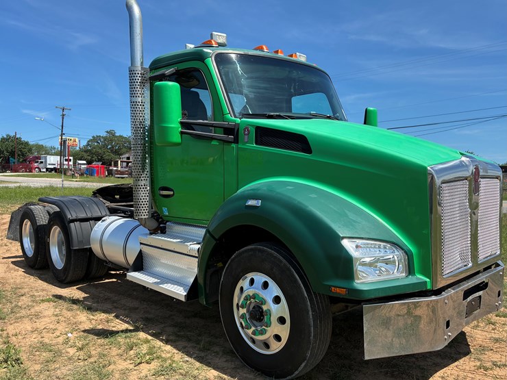 2020-kenworth-t880-image-3