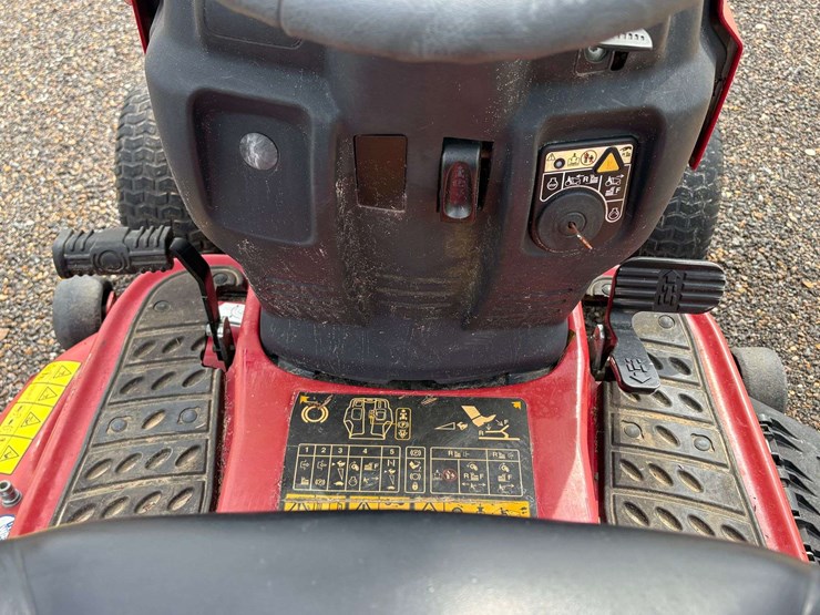 toro-lx427-image-9