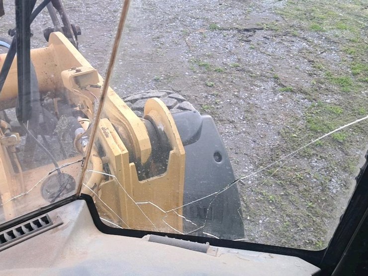 caterpillar-928g-image-18