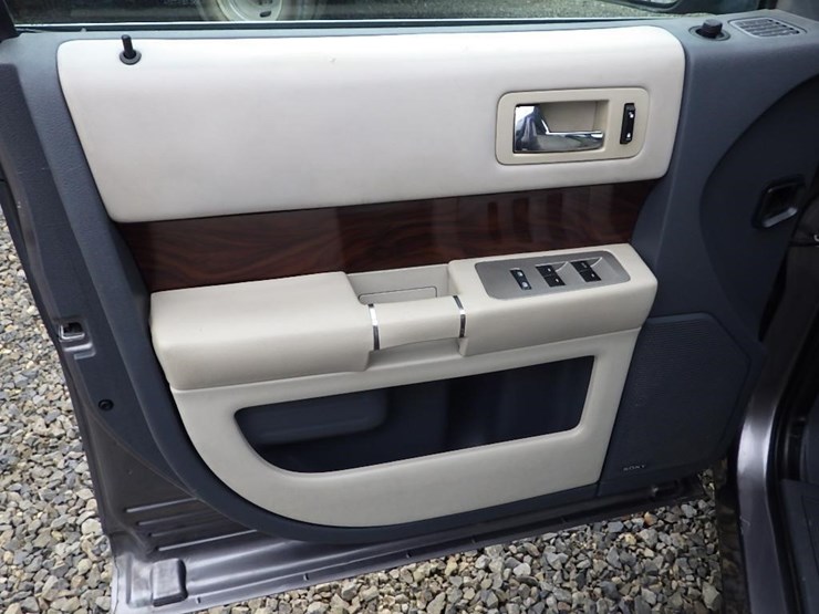 2009-ford-flex-image-26