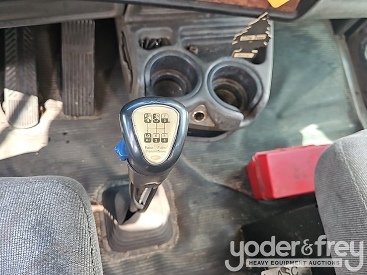 2005-kenworth-t800-image-35