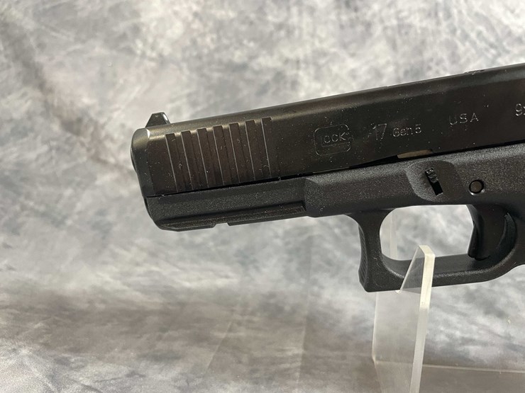 #10287-•-glock-17-gen-5-9mm-luger-pistol,-sn:-albx074-image-6