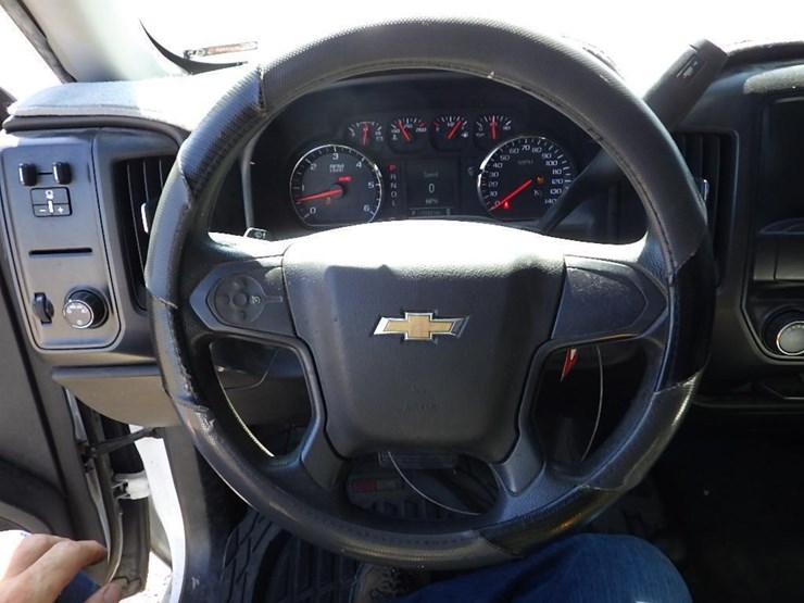 2017-chevrolet-silverado-1500-image-25