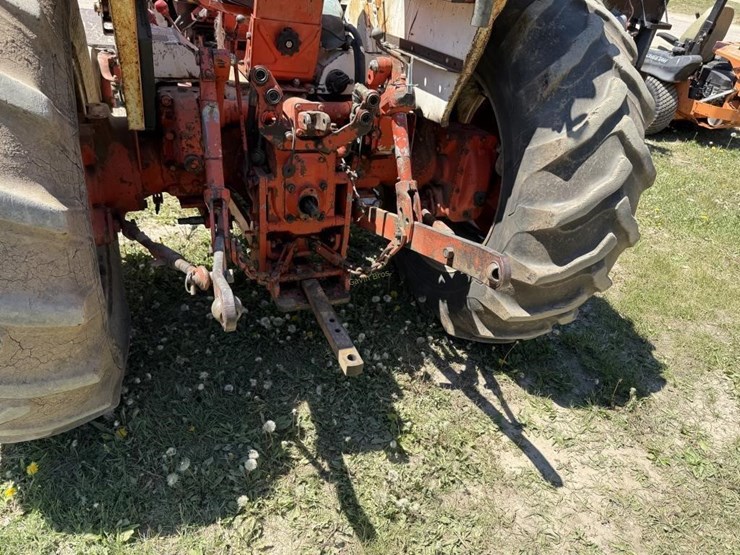 case-1290-tractor-w/56l-loader-bucket-image-7