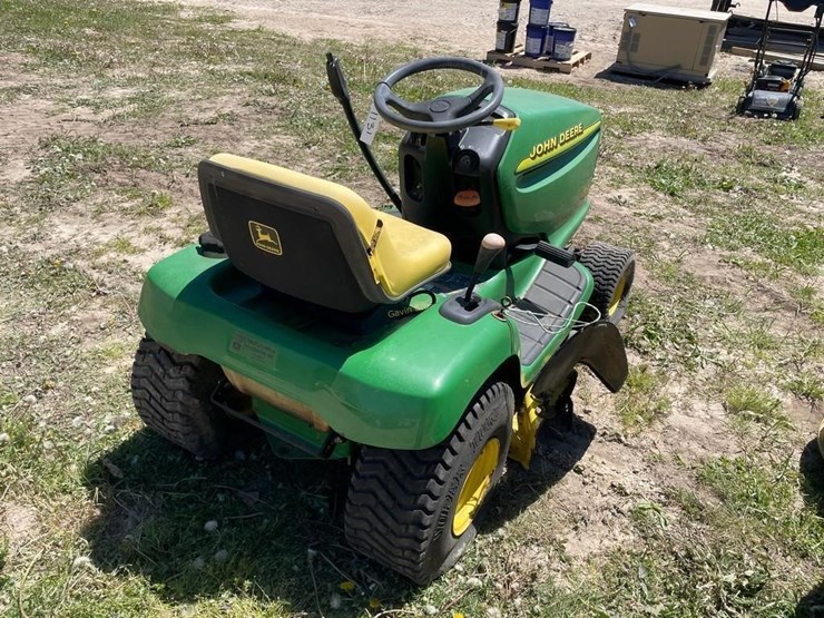 john-deere-lt133-image-3