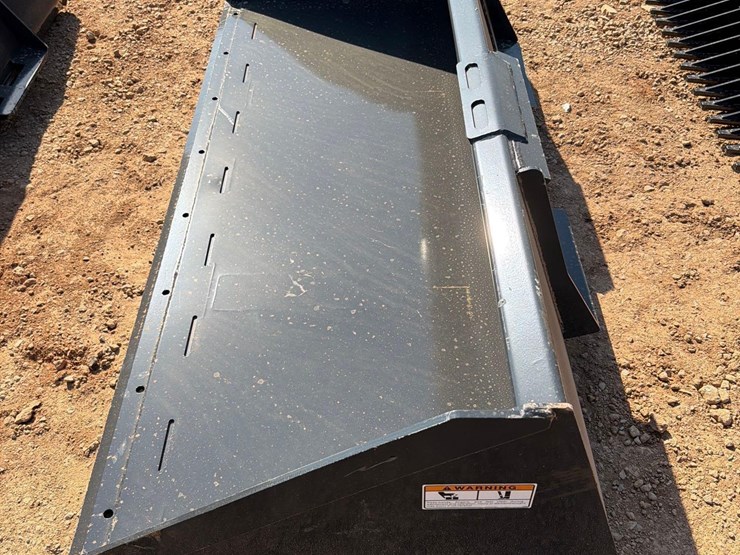 unused-wolverine-86-skid-steer-duty-bucket-image-3