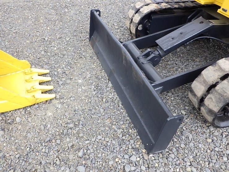 komatsu-pc28uu-image-11