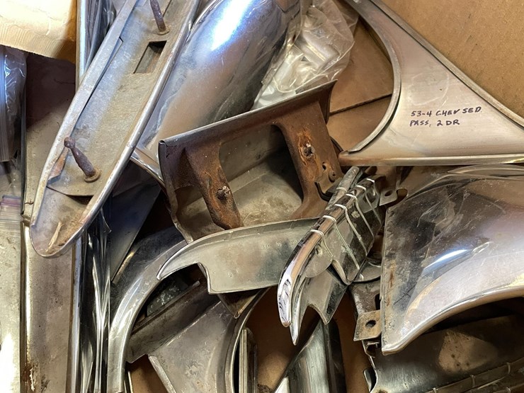 #5398-•-huge-lot-of-classic-car-chrome-trim-(las-cruces,-nm)-image-16