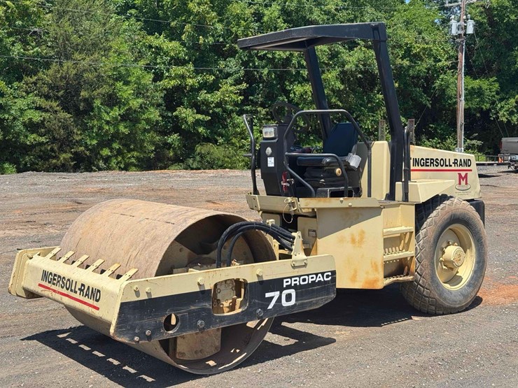1999-ingersoll-rand-sd070d-pro-pac-66in-smooth-drum-roller-image-1