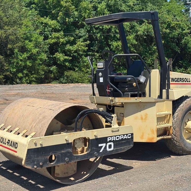 1999 INGERSOLL-RAND SD070D PRO PAC 66IN SMOOTH DRUM ROLLER