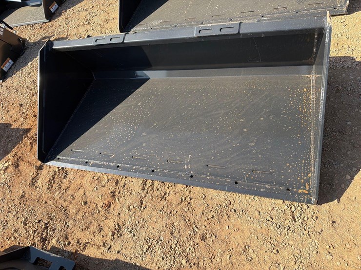 unused-wolverine-74-skid-steer-duty-bucket-image-1
