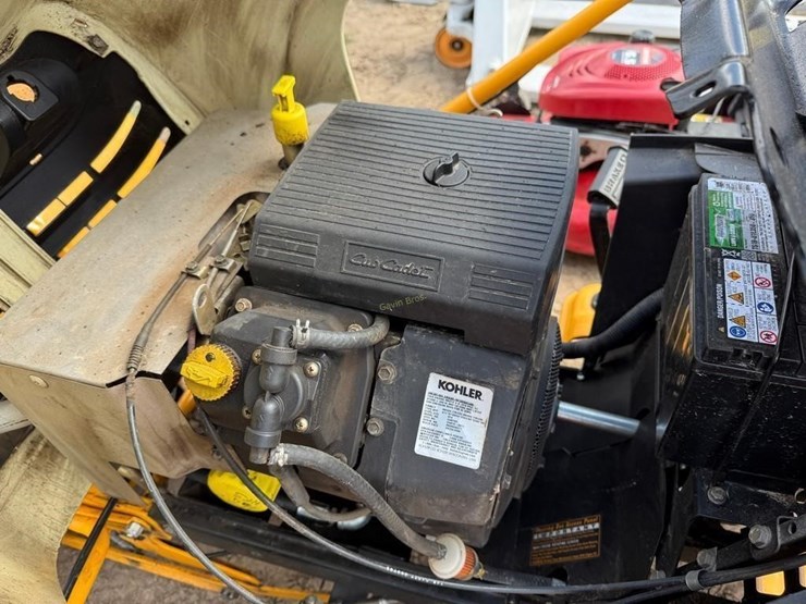 cub-cadet-gt2550-image-4