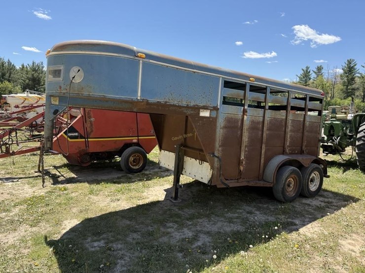 gooseneck-cattle-trailer-image-1