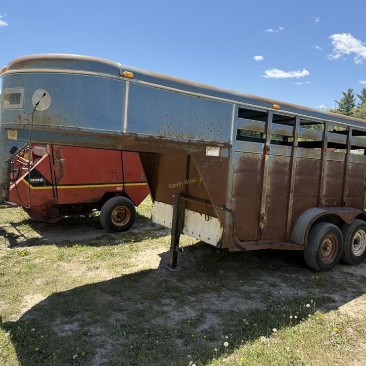 Gooseneck Cattle Trailer