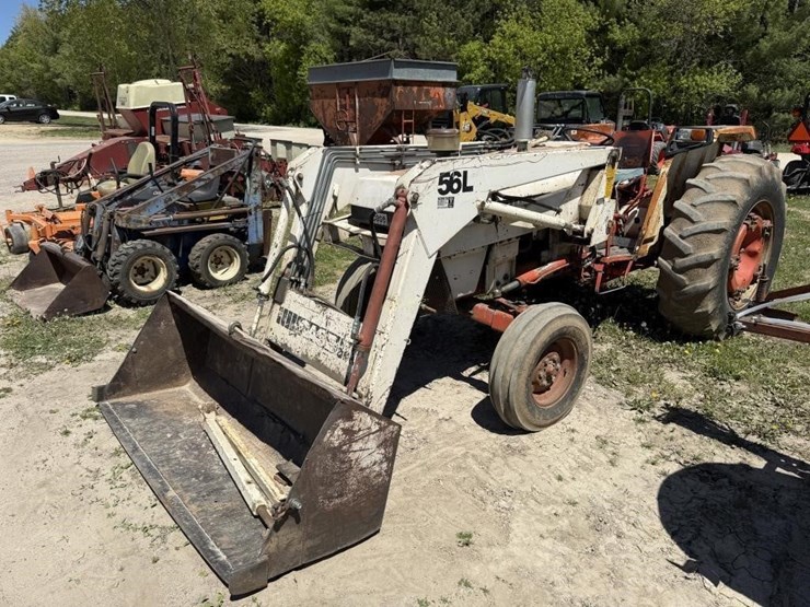 case-1290-tractor-w/56l-loader-bucket-image-1