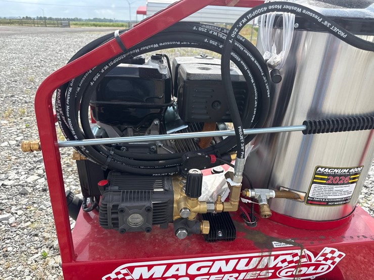 #5405-•-unused-magnum-4000-hot-water-pressure-washer-2616120-image-8