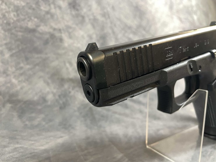 #10287-•-glock-17-gen-5-9mm-luger-pistol,-sn:-albx074-image-9