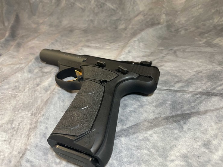 #10279-•-browning-buckmark-22-lr-pistol,-sn:-us515yx16135-image-10