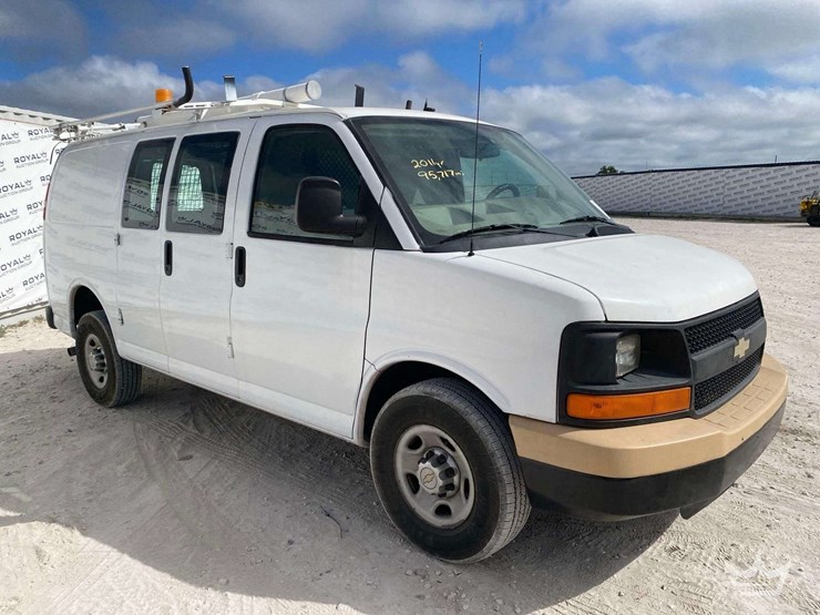 2011-chevrolet-express-2500-image-32