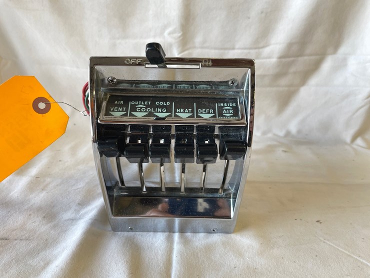 #5381-•-chevrolet-heater-control-with-ac-(las-cruces,-nm)-image-1