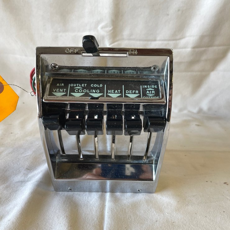 #5381 • Chevrolet Heater Control with AC (Las Cruces, NM)