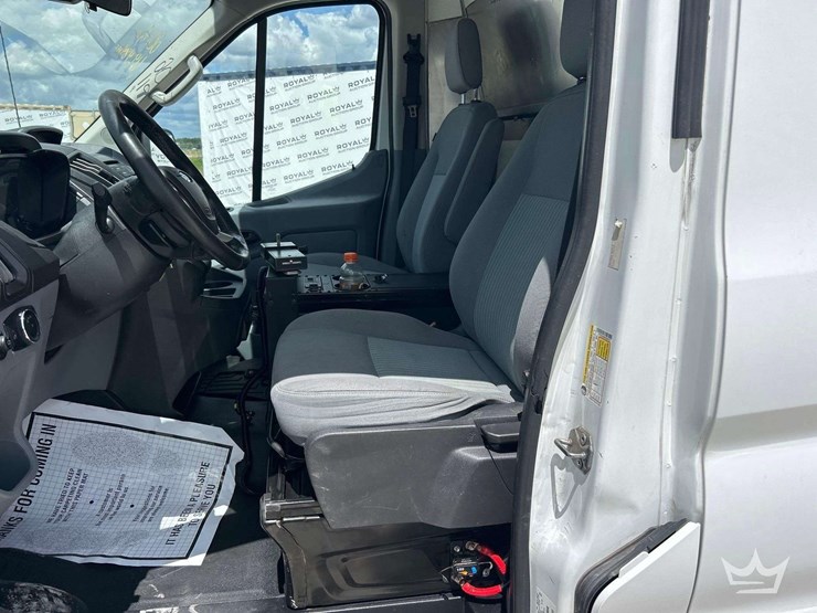 2017-ford-transit-image-13