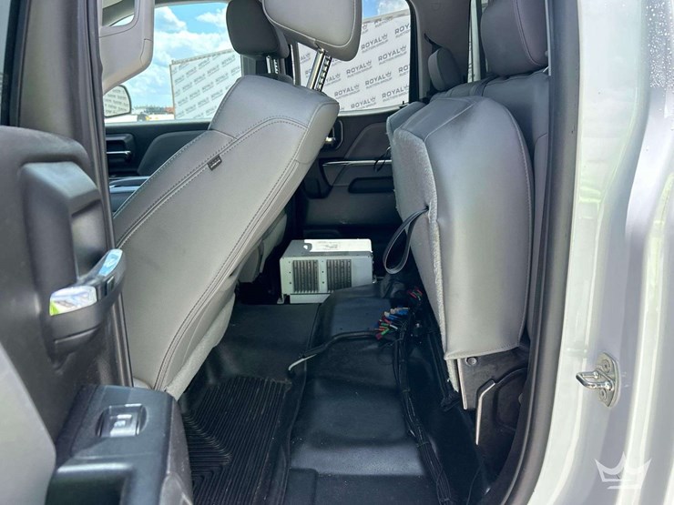 2019-chevrolet-silverado-1500-image-24