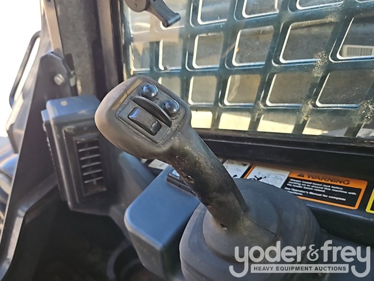 2024-deere-333g-image-39