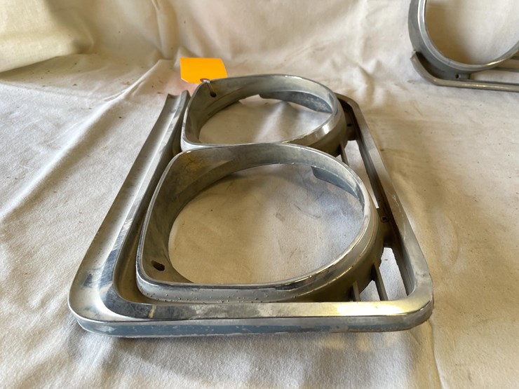 #5389-•-buick-skylark-gs-headlight-bezels-(las-cruces,-nm)-image-4