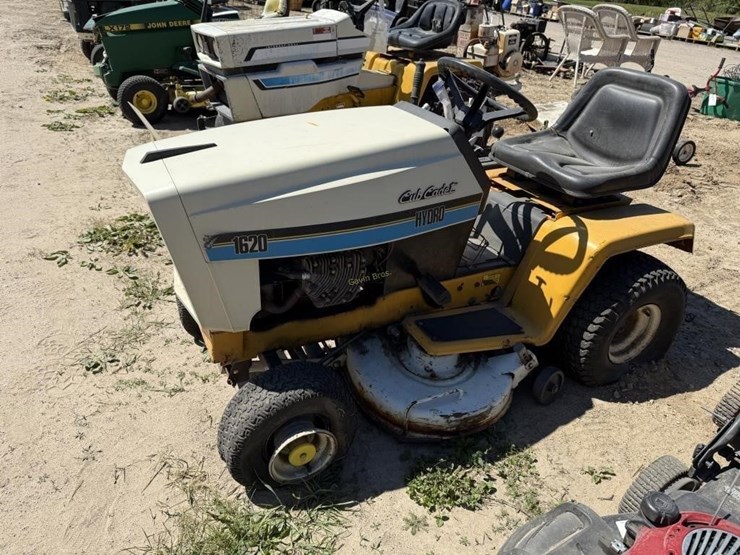 cub-cadet-1620-image-1