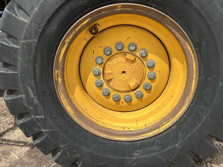 2001-john-deere-444h-image-19