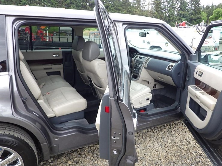 2009-ford-flex-image-18