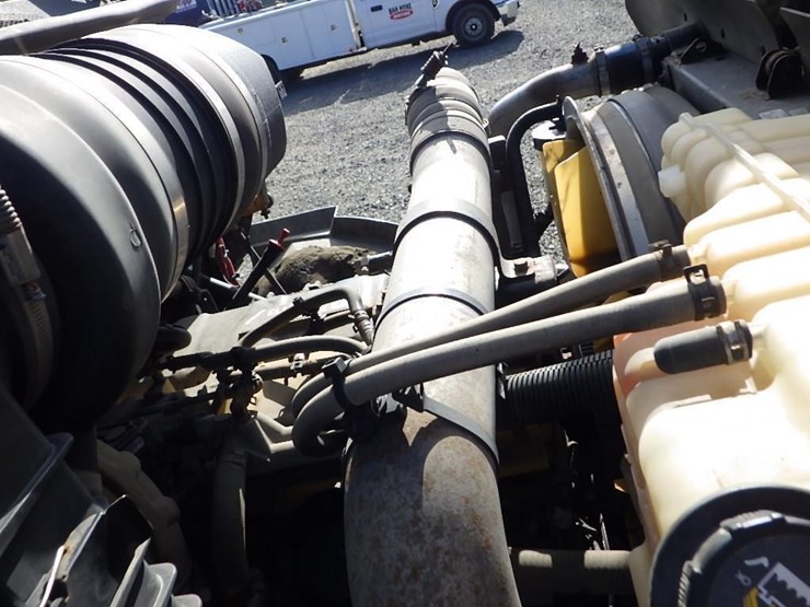 2014-caterpillar-ct660-image-31