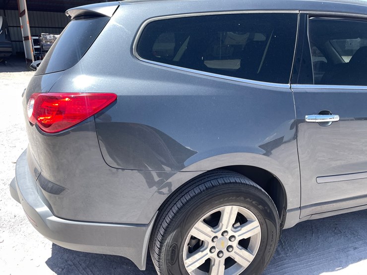 2011-chevrolet-traverse-image-29