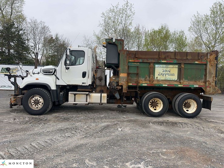 2016-freightliner-114sd-image-8