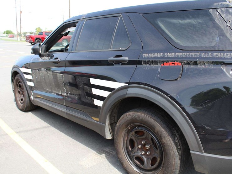 2021-ford-explorer-image-8