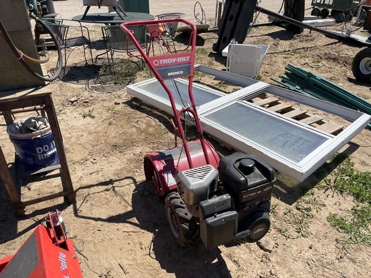 troy-bilt-bronco-image-1