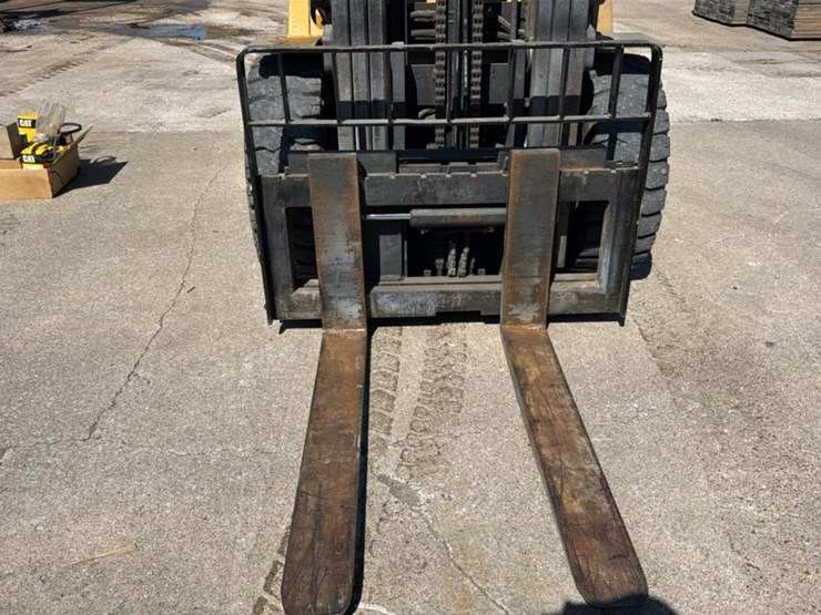 caterpillar-dp40-image-12