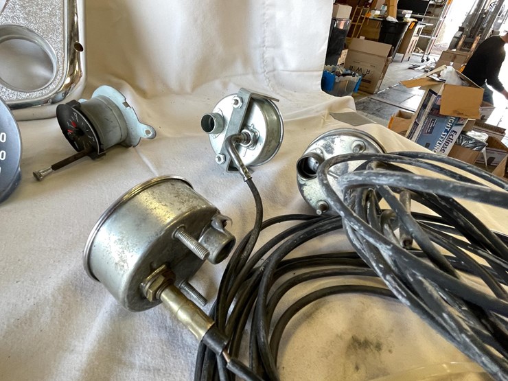 #5356-•-chevrolet-truck-parts-and-more-(las-cruces,-nm)-image-16