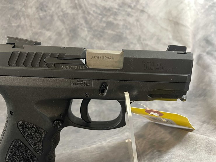 #10296-•-taurus-th9c-compact-9mm-luger-pistol,-sn:-acn752144-image-5